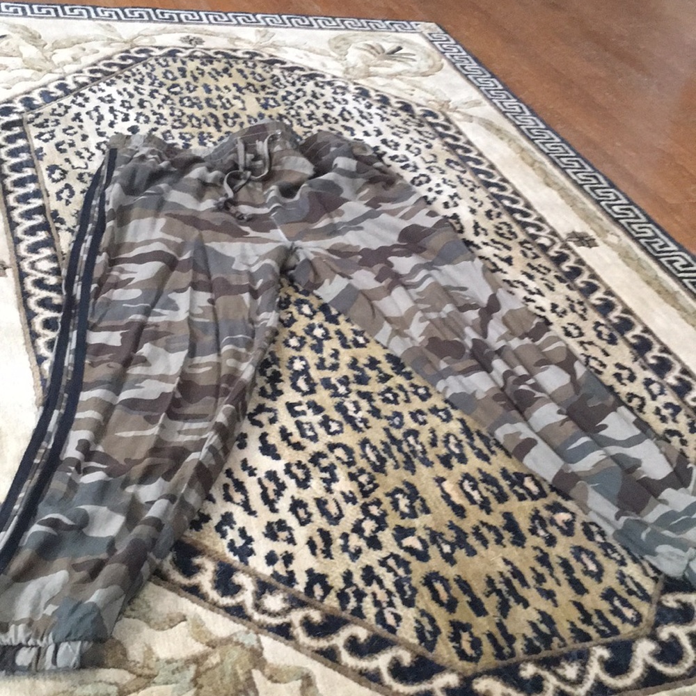 Camo medium pants